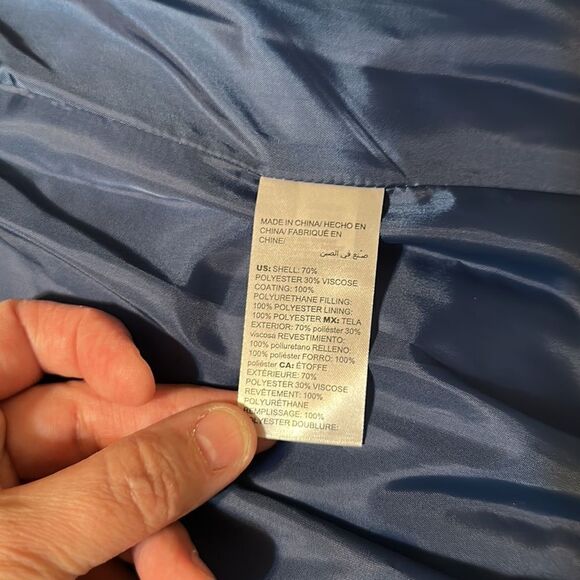 Chico’s 1 (8-10) Blue Water Resistant Knit Puffer Insulated Full Zip Vest - Picture 11 of 16